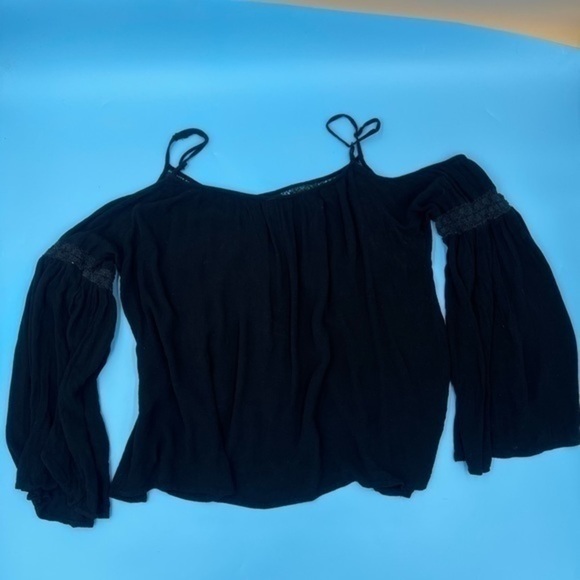 True Destiny Long Sleeve Exposed Shoulder Top - Picture 2 of 3